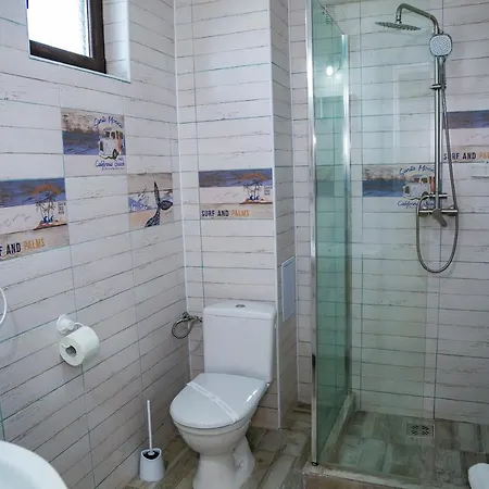 Guest house Casa Ericka 3*