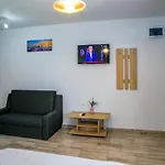 Guest house Casa Ericka 3*